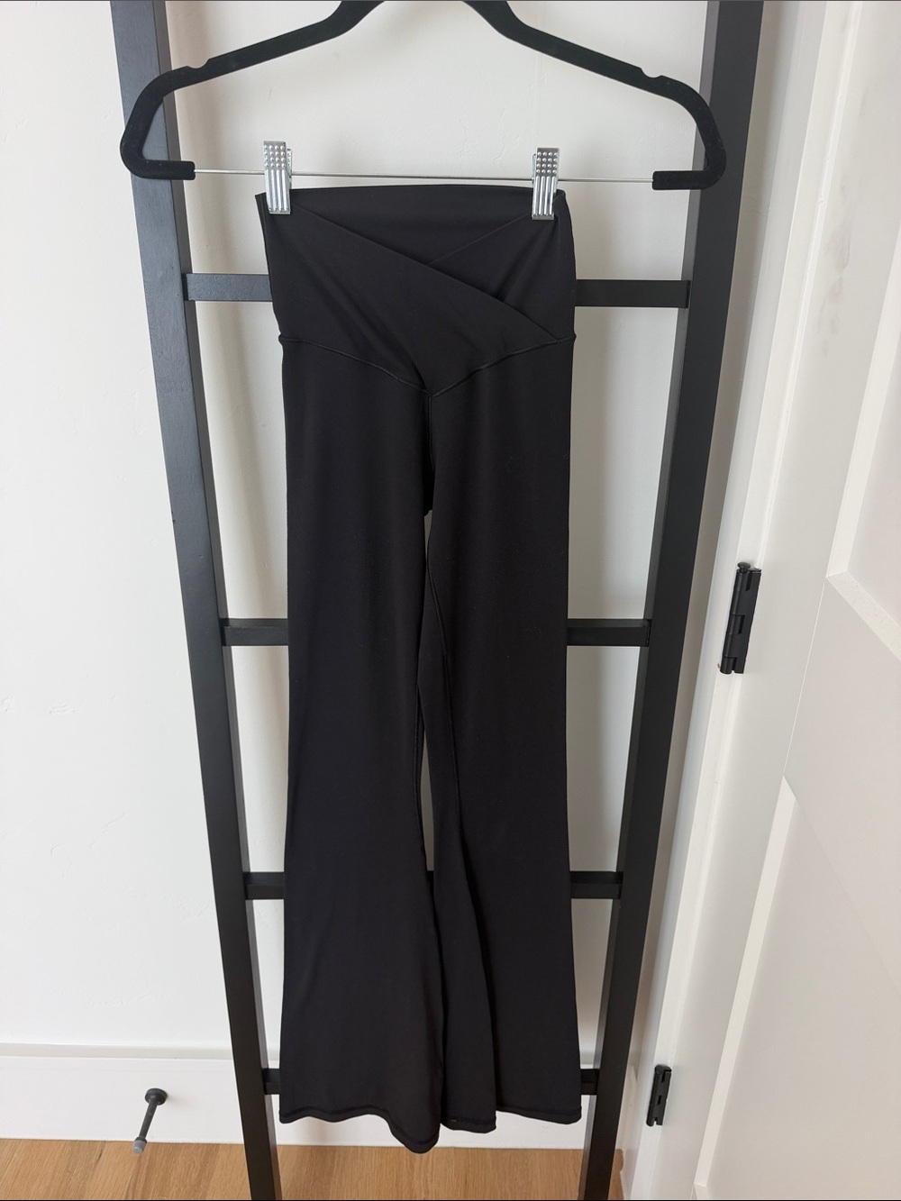 aerie Black OFFLINE By Aerie Real Me High Waisted Crossover Flare Legging XS